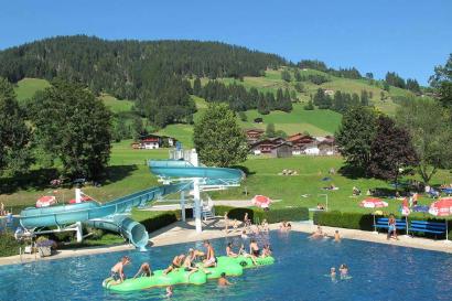 Swimmingpool-Oberau-Wildschoenau-Rechte-Wildschoenau-Tourismus.jpg
